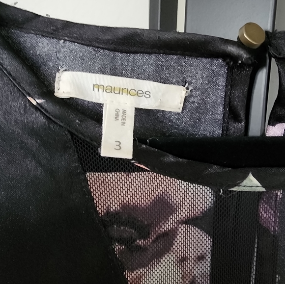 Black flowered silk top - Picture 3 of 3